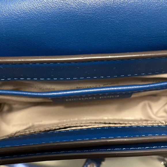 Michael kors Tote, crossbody, large wristlet Zip Wallet and puff - Picture 11 of 11